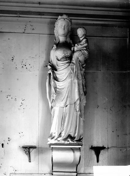 Statue en pierre, Vierge à l'Enfant - © Ministère de la Culture (France), Médiathèque du patrimoine et de la photographie, diffusion RMN-GP