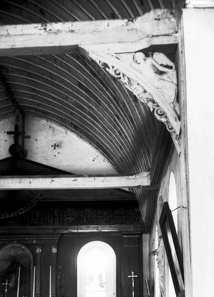 Console ; liens de la poutre de gloire