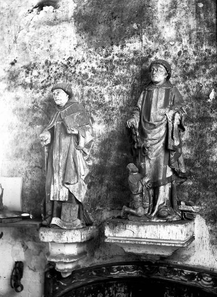 Groupe sculpté : Saint Léonard et un donateur