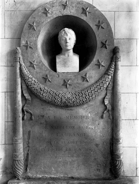 Cénotaphe : monument sépulcral de Louis-Napoléon de Lagrange, pierre et marbre