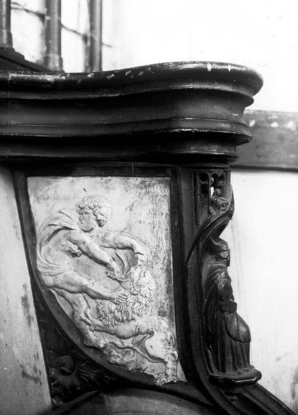 Stalle : bas-relief représentant un homme et un lion - © Ministère de la Culture (France), Médiathèque du patrimoine et de la photographie, diffusion RMN-GP