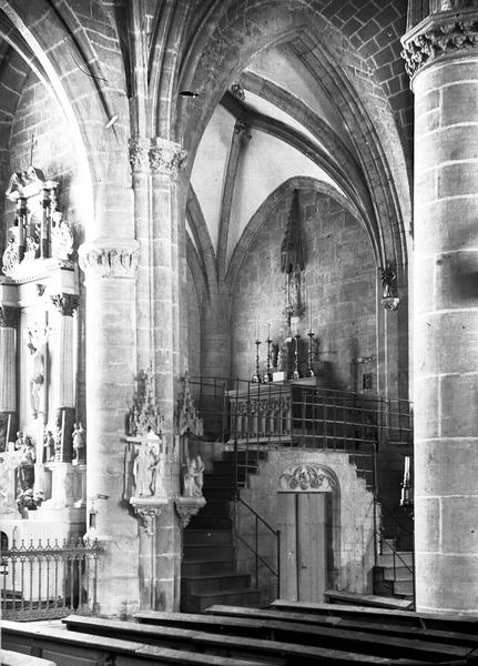 Vue intérieure : chapelle nord près du choeur