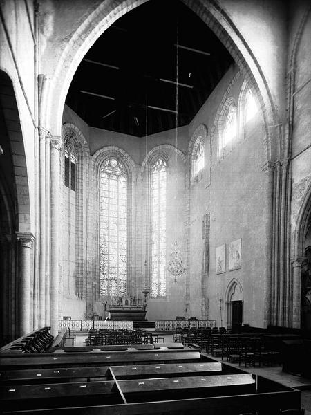 Vue intérieure du choeur vers le sud-est