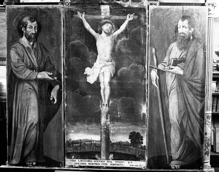 Panneaux peints du retable en forme de triptyque : la Crucifixion, saint Pierre et saint Paul