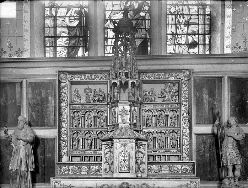 retable du maître-autel en bois sculpté et doré