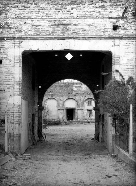 Porte donnant sur l'ancien cloître