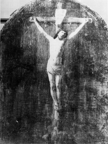 Peinture sur toile : Christ en croix. Photographie prise au laboratoire du Louvre (lumière rasante)