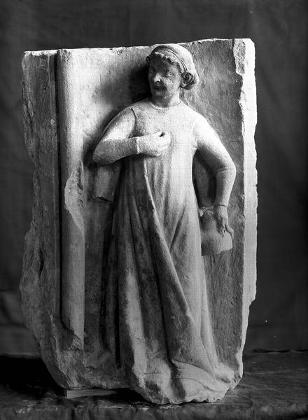 Statues provenant du portail de l'église : abbés, rois, prophètes et saints