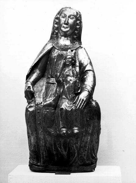 Statue en plaques de cuivre sur bois : Vierge à l'Enfant assise