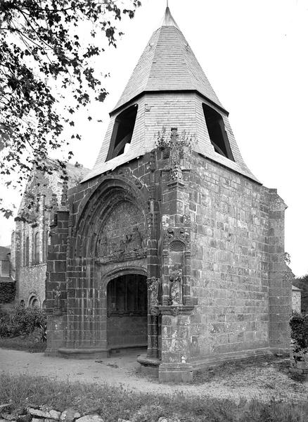 Porche du cimetière : façade extérieure