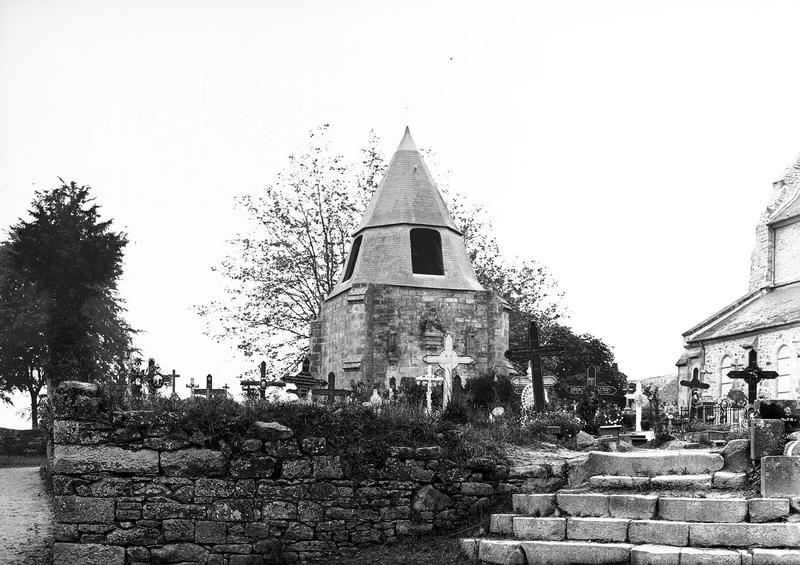 Porche du cimetière : vue d'ensemble