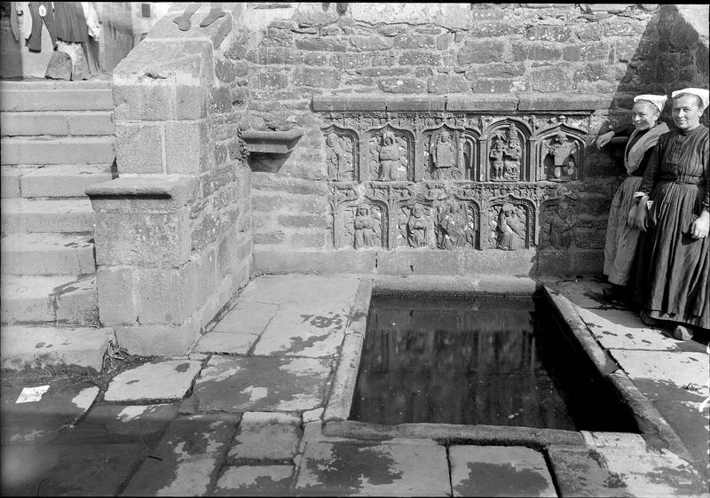 Fontaine de Saint-Thivisiau