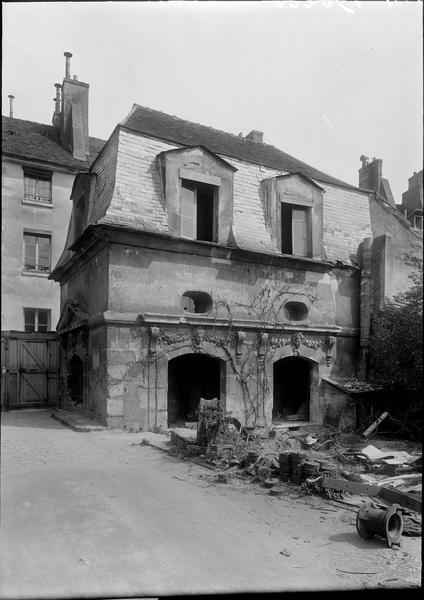 Façades sur la cour