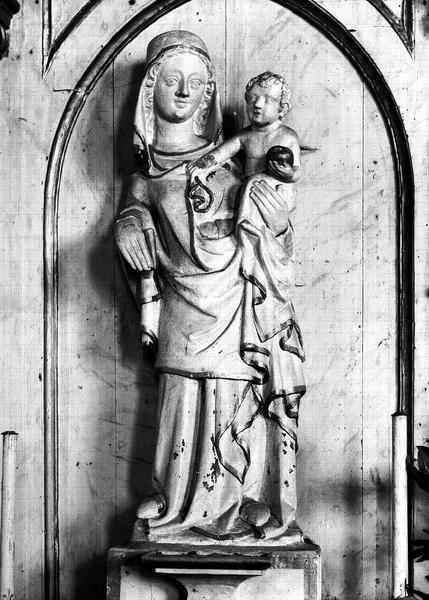 Statue en pierre : Vierge à l'Enfant - © Ministère de la Culture (France), Médiathèque du patrimoine et de la photographie, diffusion RMN-GP