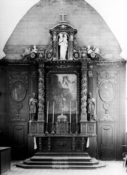 Retable du maître-autel, en bois sculpté