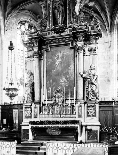 Retable et tabernacle du maître-autel, en bois sculpté et doré, et en marbre