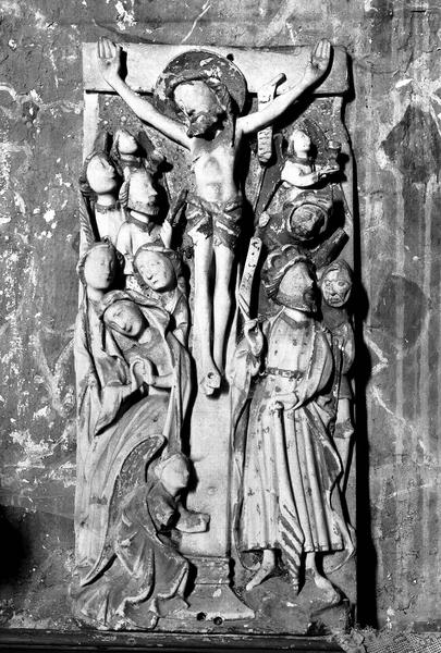 Haut-relief en albâtre provenant d'un retable : crucifixion
