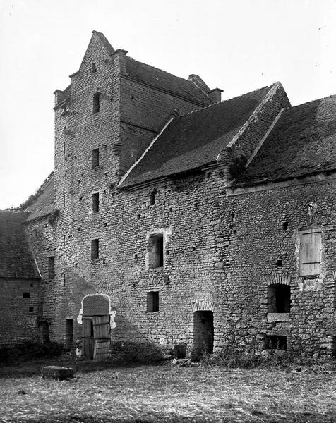 Corps de bâtiment à cinq étages