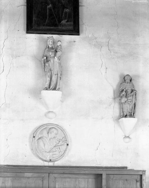 Statuettes en pierre : Vierge à l'Enfant et saint Roch