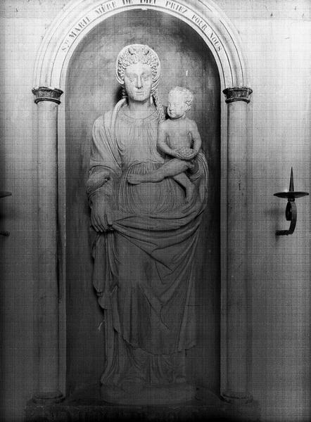 Statue : Vierge à l'Enfant