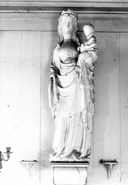 Statue en pierre : Vierge à l'Enfant - © Ministère de la Culture (France), Médiathèque du patrimoine et de la photographie, diffusion RMN-GP