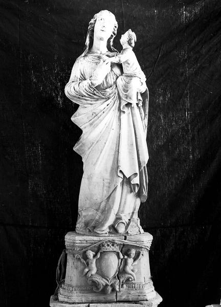 Statue en albâtre d'époque classique : Vierge à l'Enfant