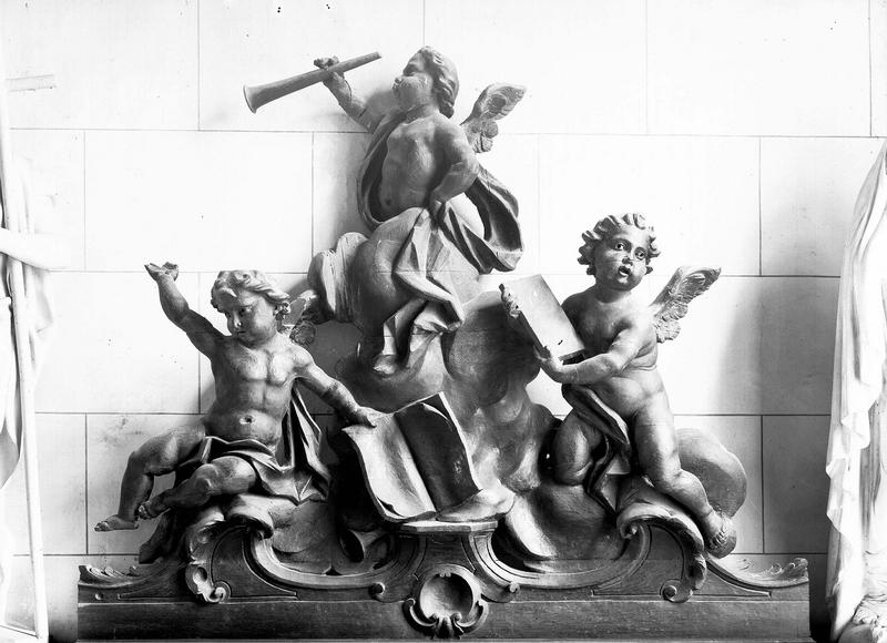 Groupe sculpté en bois : trois anges - © Ministère de la Culture (France), Médiathèque du patrimoine et de la photographie, diffusion RMN-GP