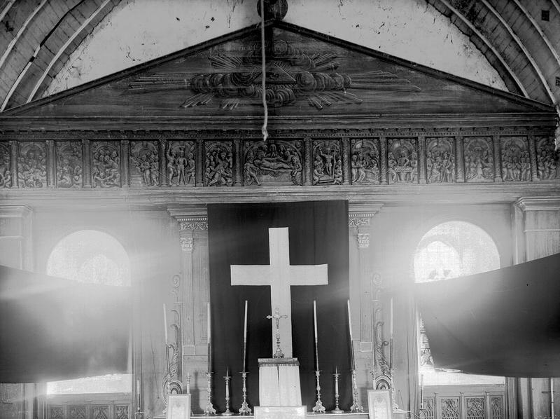 Bas-relief. Fragment d'une poutre de gloire (actuellement au-dessus du maître-autel) : scènes de la vie du Christ