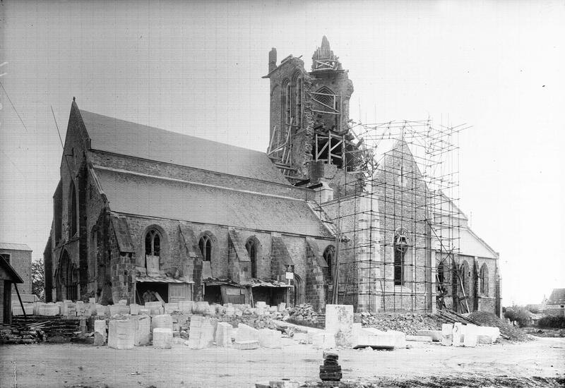 Ensemble sud-ouest. Tour centrale démolie. Réfection du transept sud