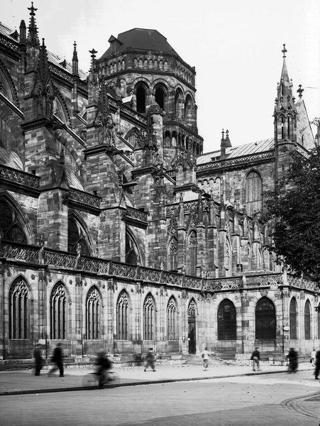 Façade sud : transept et lanterne