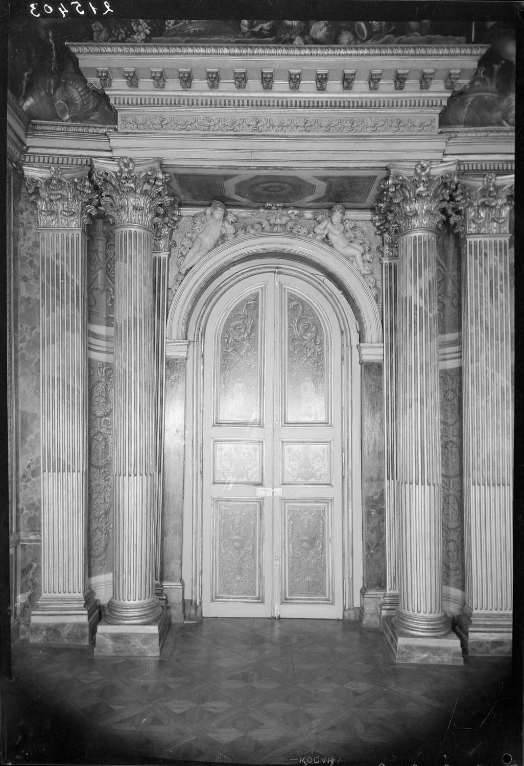 Porte sur le vestibule