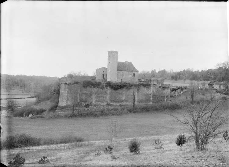 Tour et corps de logis