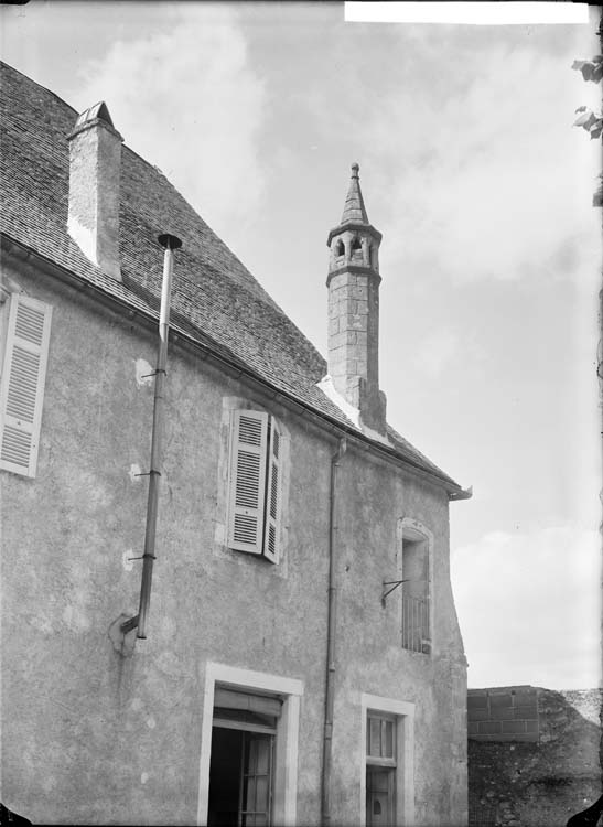 Cheminée à ouverture tréflée