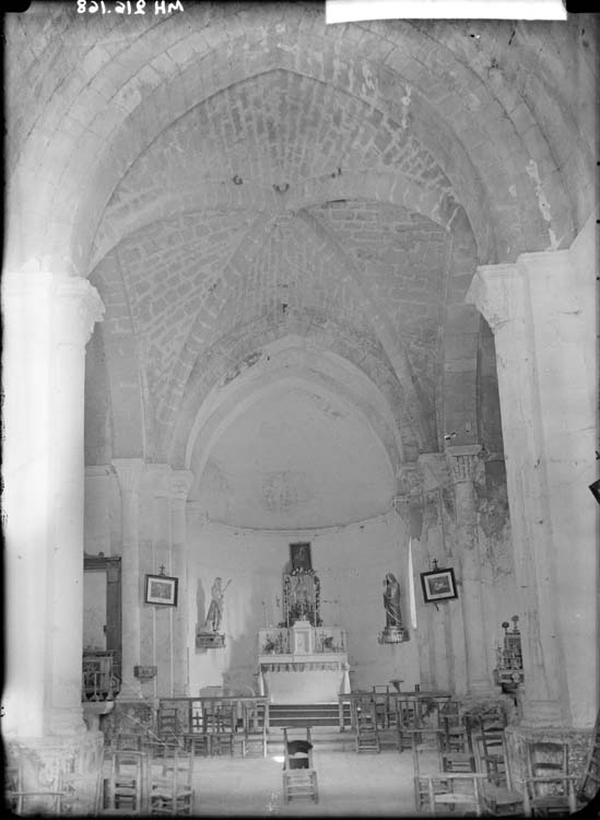 Intérieur, voûte d'ogives de la croisée du transept et chœur vers l'est