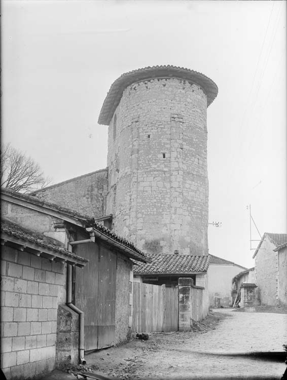 Chevet roman remarquable par sa hauteur