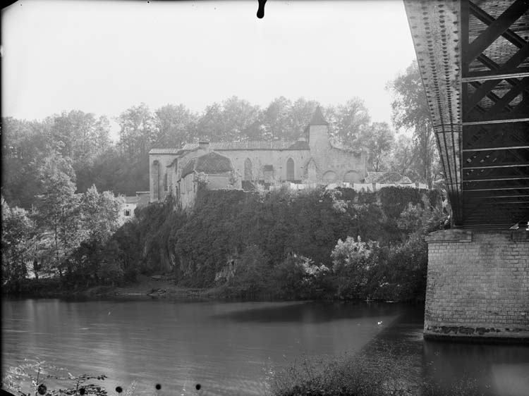 Ensemble nord vu des bords de l'Isle