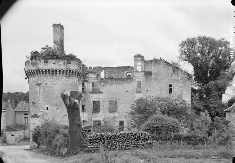 Corps de logis Renaissance avec fenêtres à meneaux