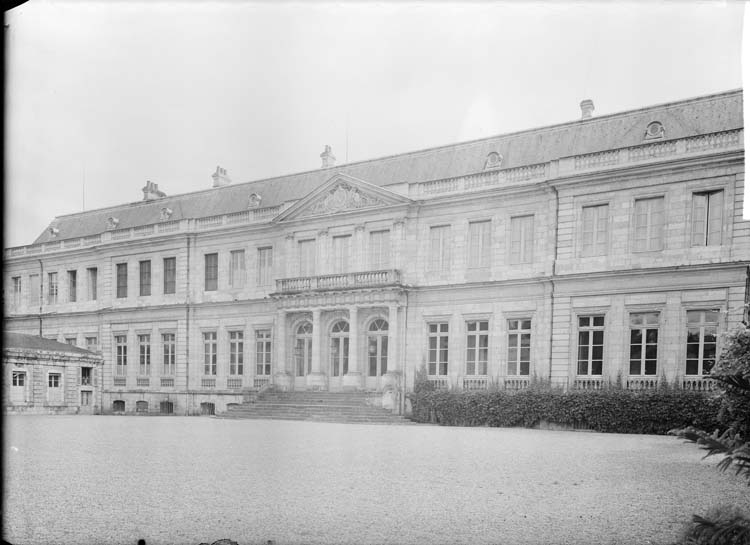 Façade nord, ensemble sur la cour d'honneur