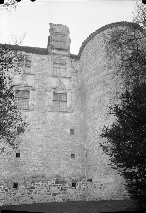 Façade extérieure entre les tours