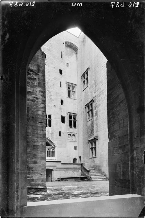 Cour intérieure, angle sud-ouest