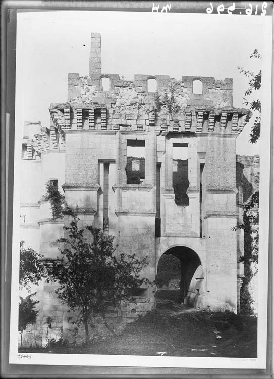 Porte d'entrée côté fossé