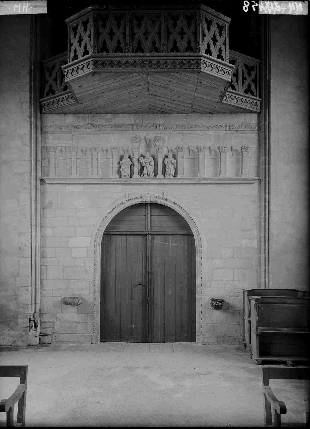 Tribune intérieure, façade ouest