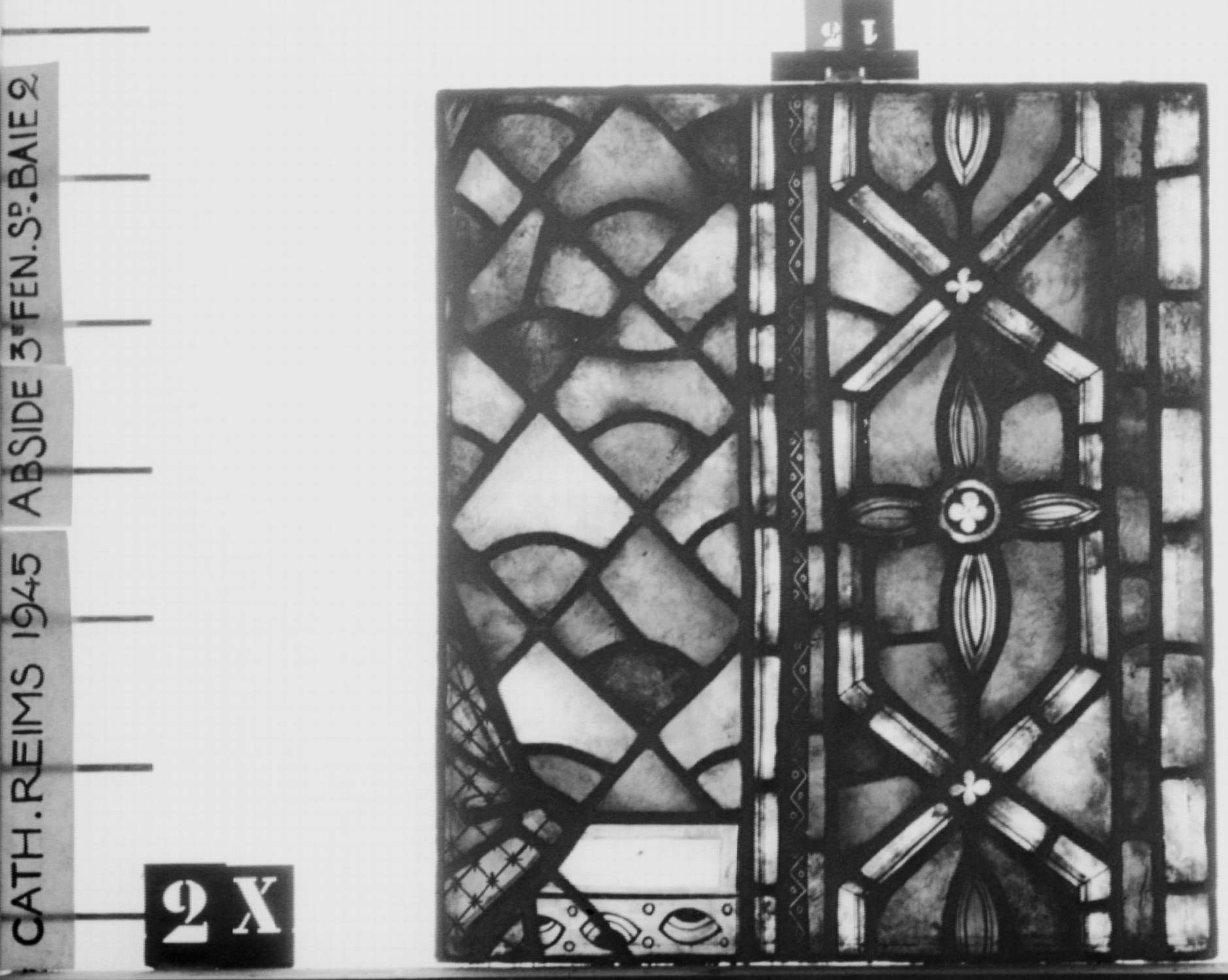 Baie 2 X, panneau de vitrail 13