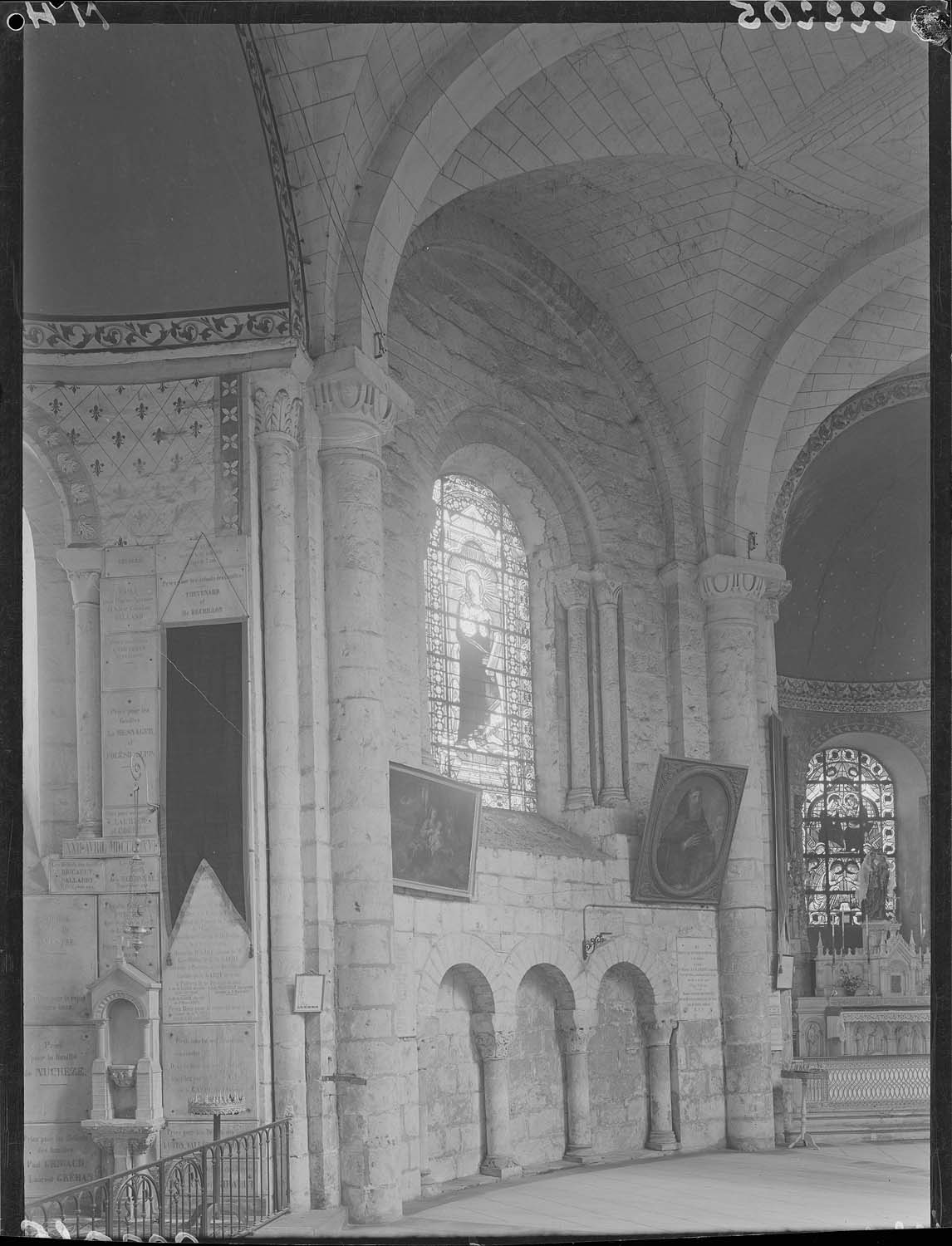 Intérieur, déambulatoire partie nord-est