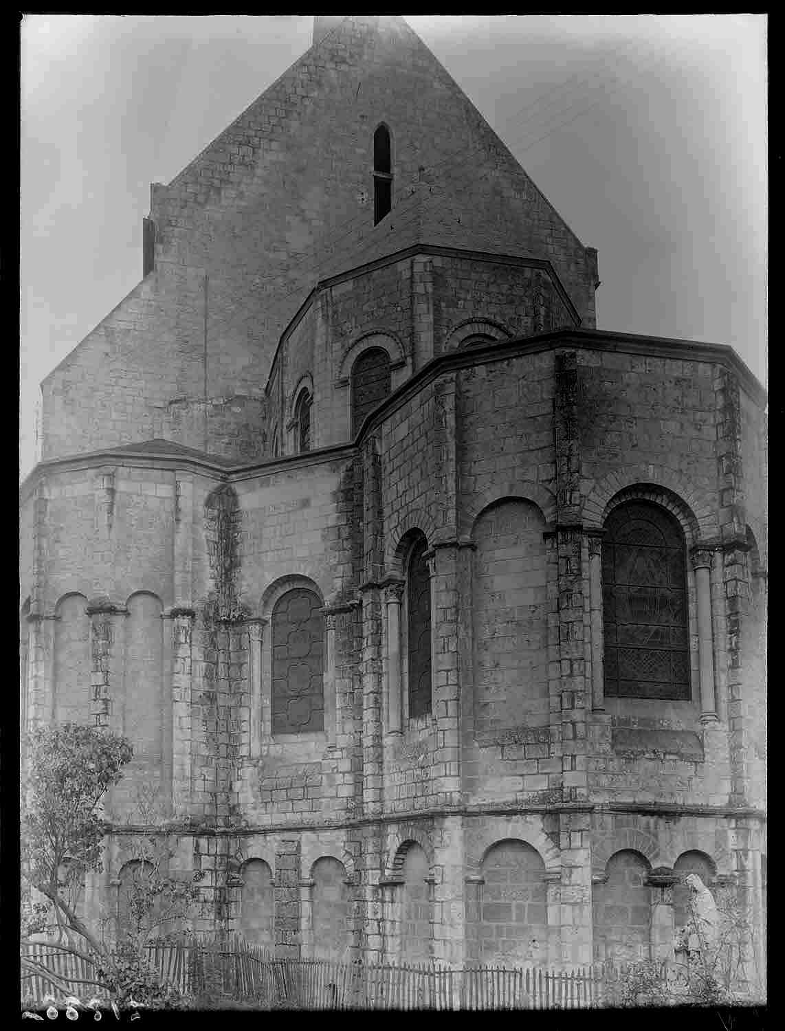 Extérieur abside, ensemble est et sud-est