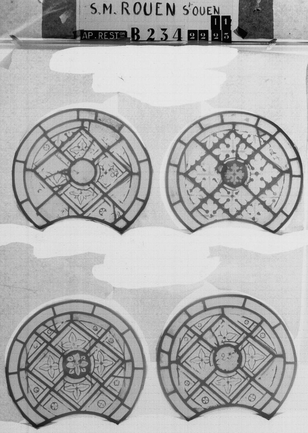 Baie 234, panneau de vitrail réseau 11 22 23 23bis