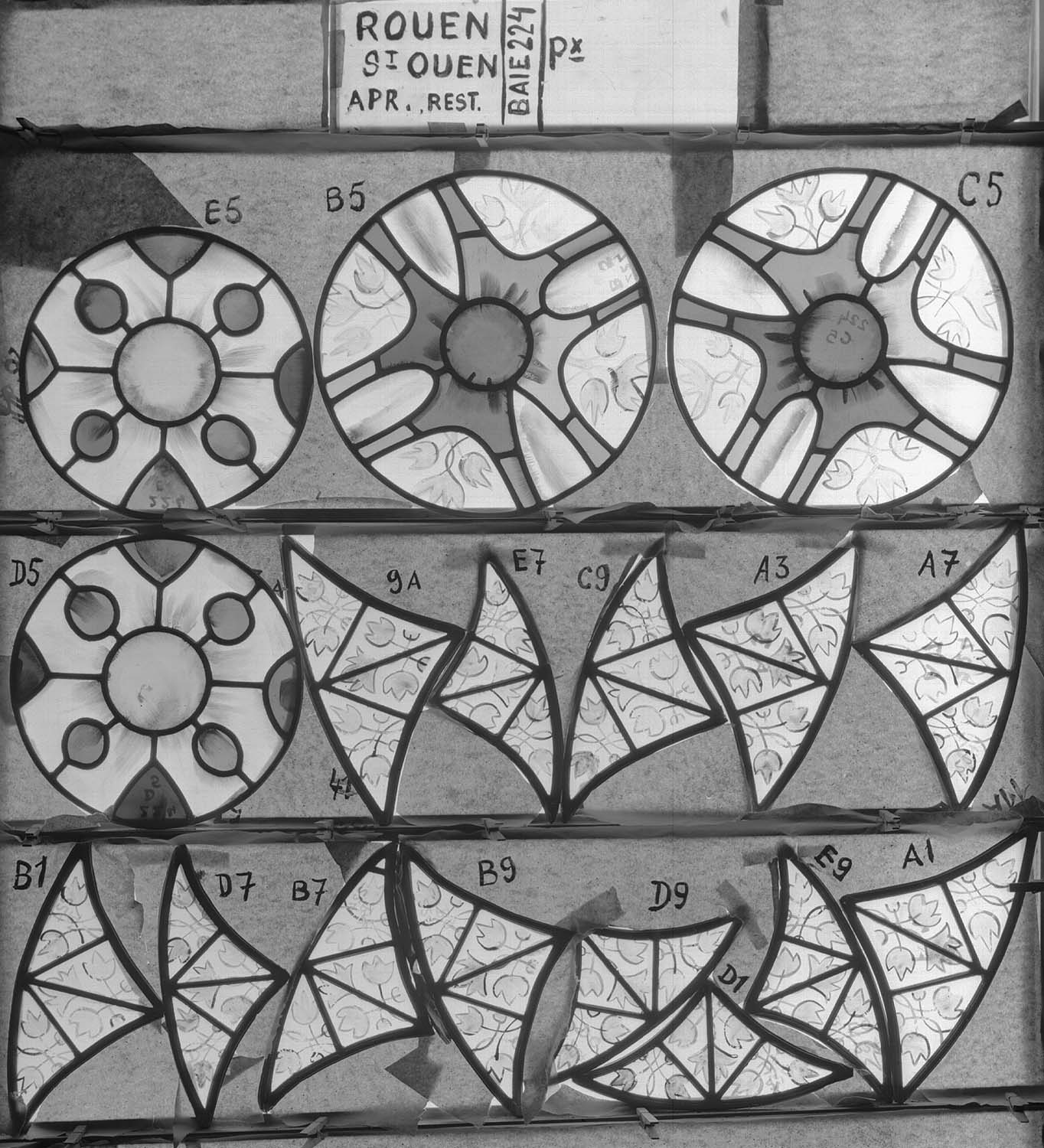 Baie 224, panneau de vitrail E5 B5 C5 D5