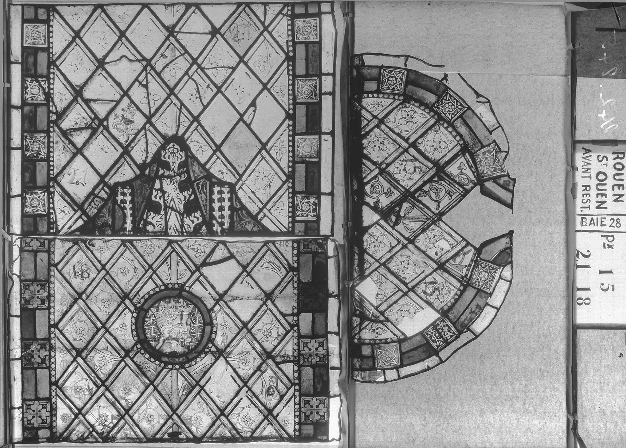 Baie 28, panneau de vitrail 15 21 18