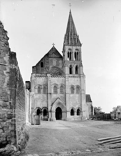 Église. Ensemble ouest