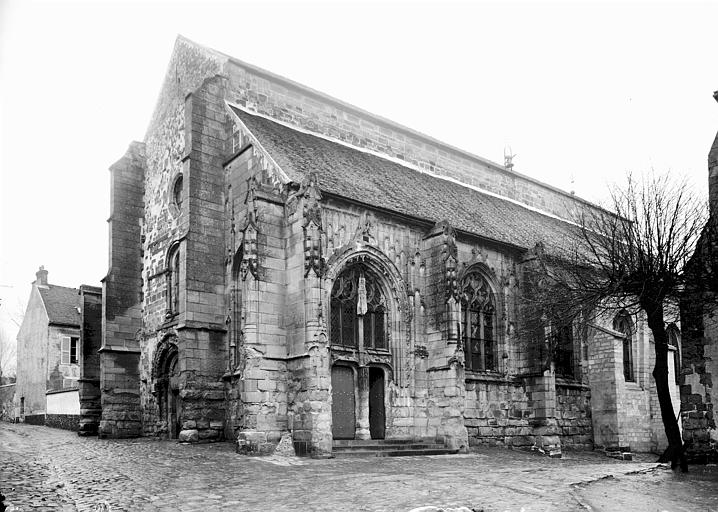 Eglise Saint-Justin et tour Saint-Rieul qui lui sert de clocher